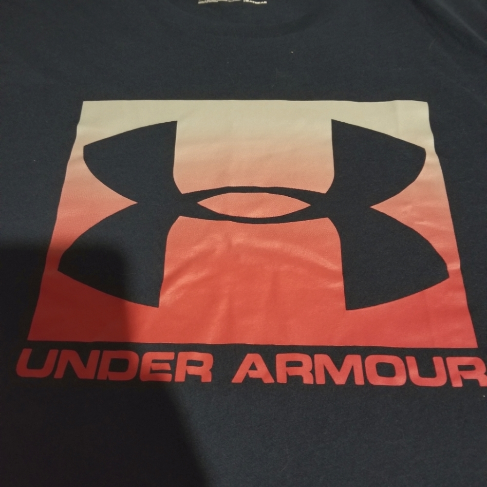 Under Armour men's XXL athletic tshirt